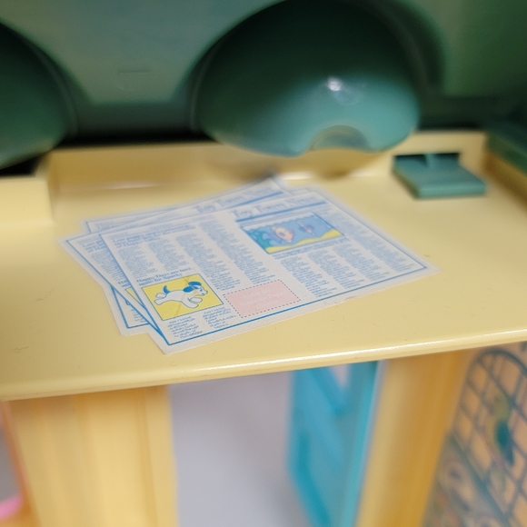 Vintage 1995 Fisher-Price Playset Shop Toy Town Pet Store - Picture 6 of 13